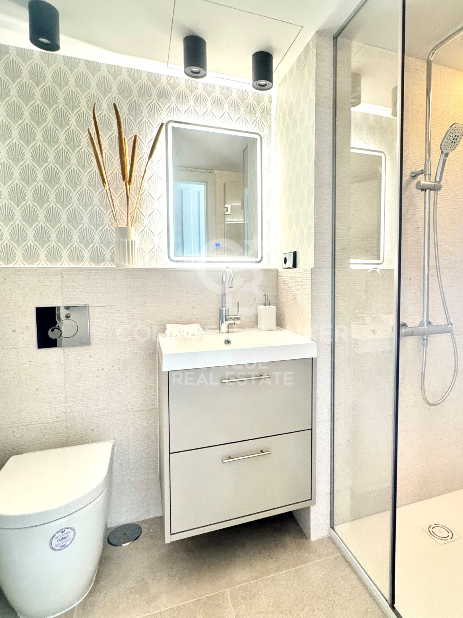 Exclusive penthouse renovated with the best qualities in Trafalgar, Madrid