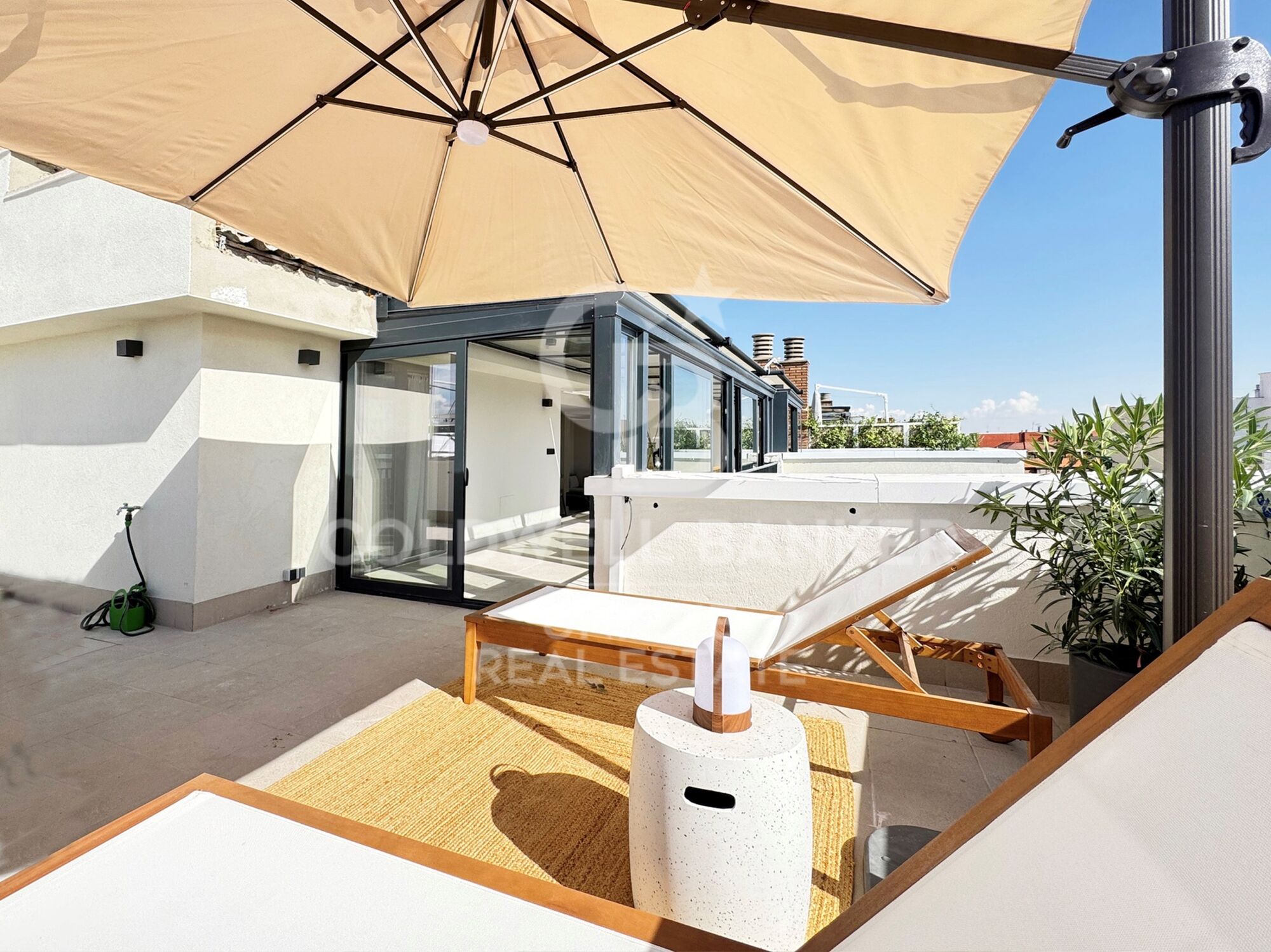 Exclusive penthouse renovated with the best qualities in Trafalgar, Madrid