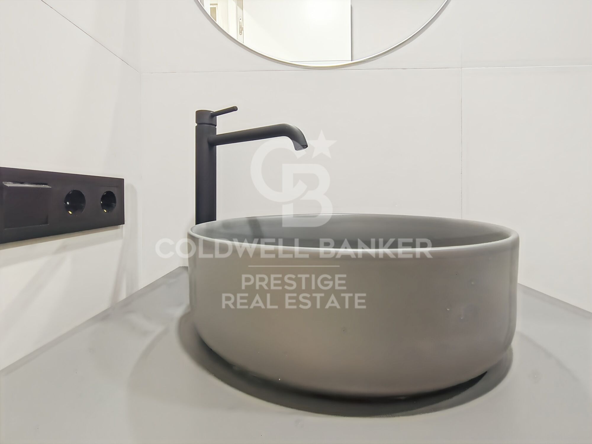 Apartment with Balcony in El Camp de l'Arpa del Clot, Barcelona