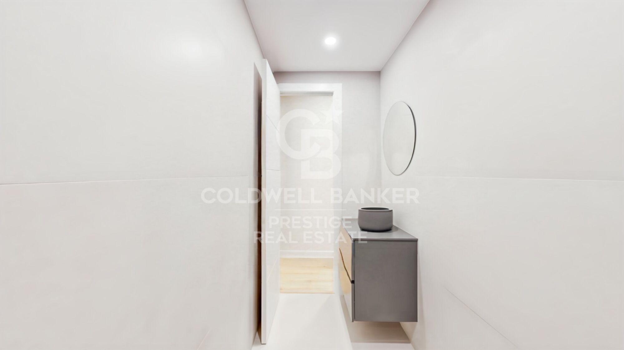 Apartment with Balcony in El Camp de l'Arpa del Clot, Barcelona