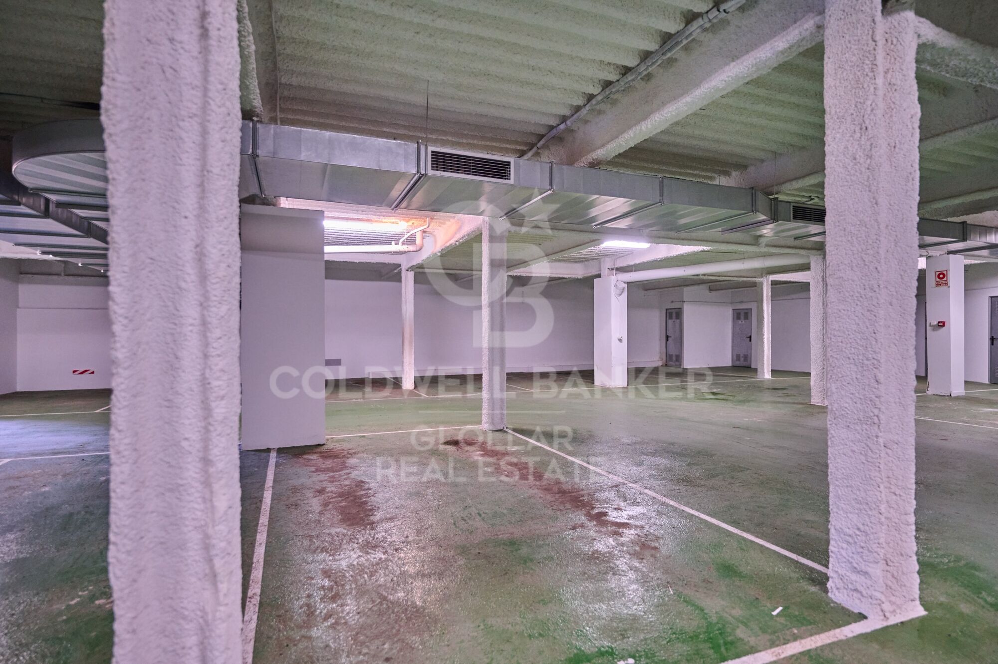 Luminoso apartamento esquinero con balcón