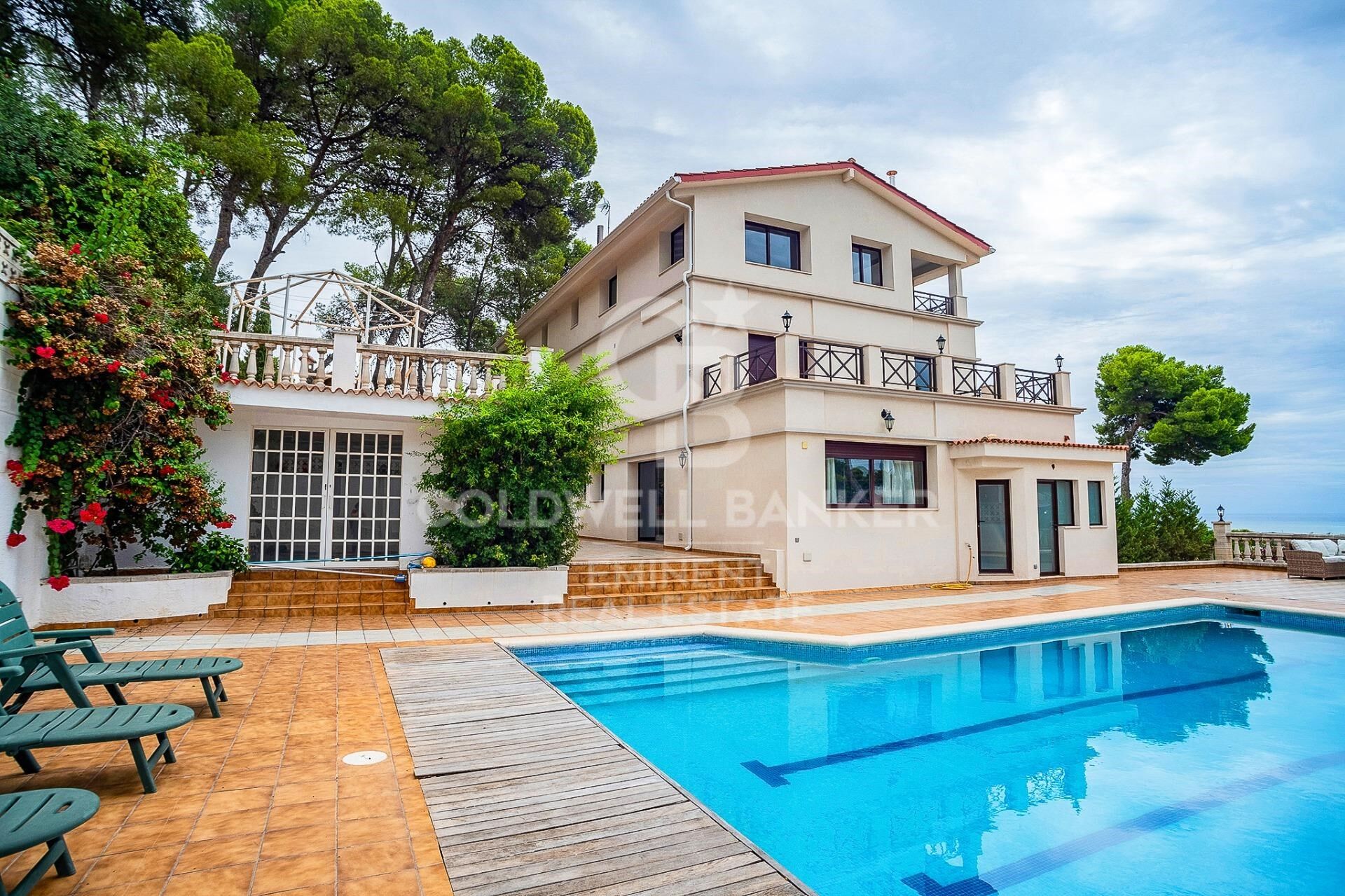 Chalet 9 Bedrooms Sale Castelldefels