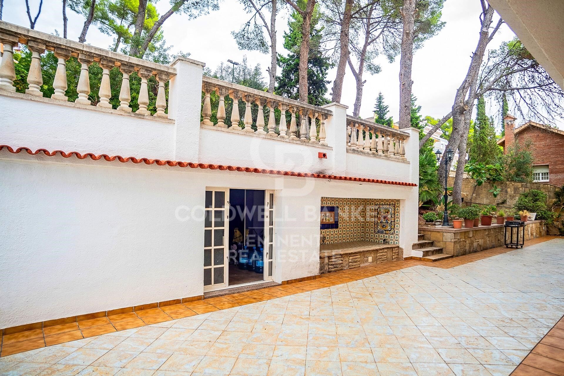Chalet 9 Bedrooms Sale Castelldefels