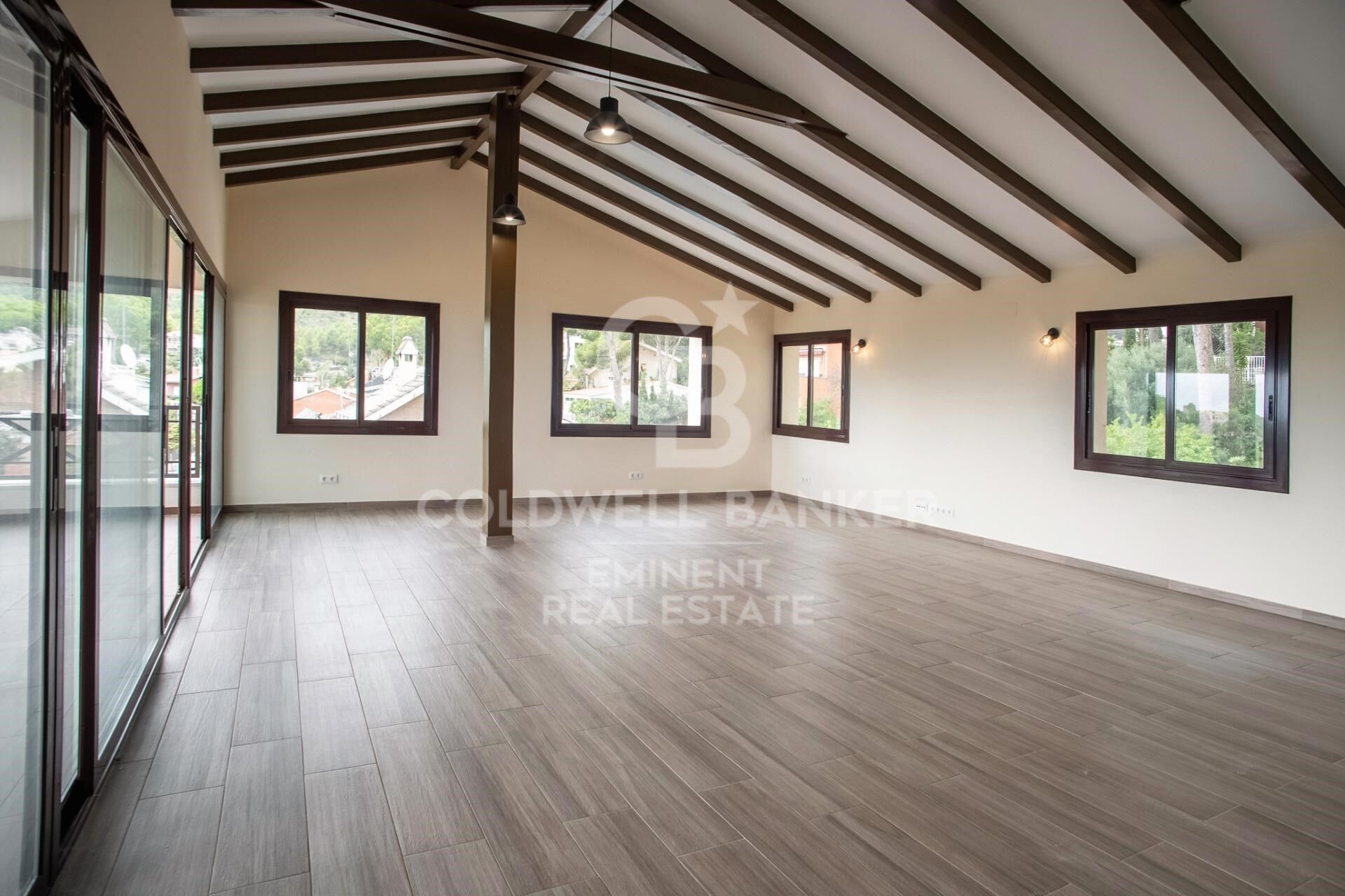 Chalet 9 Bedrooms Sale Castelldefels