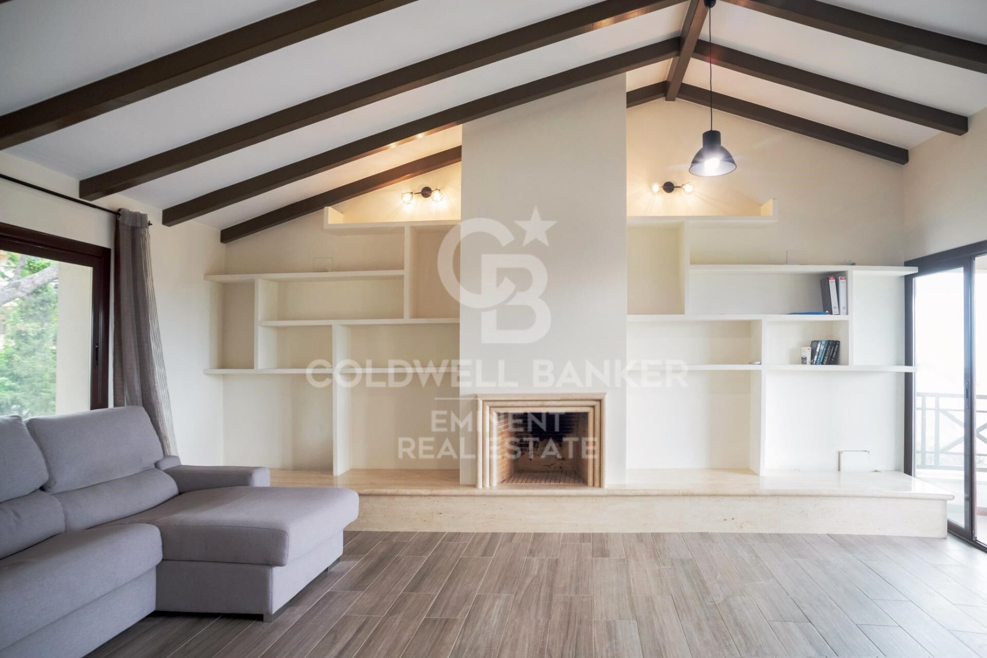 Chalet 9 Bedrooms Sale Castelldefels