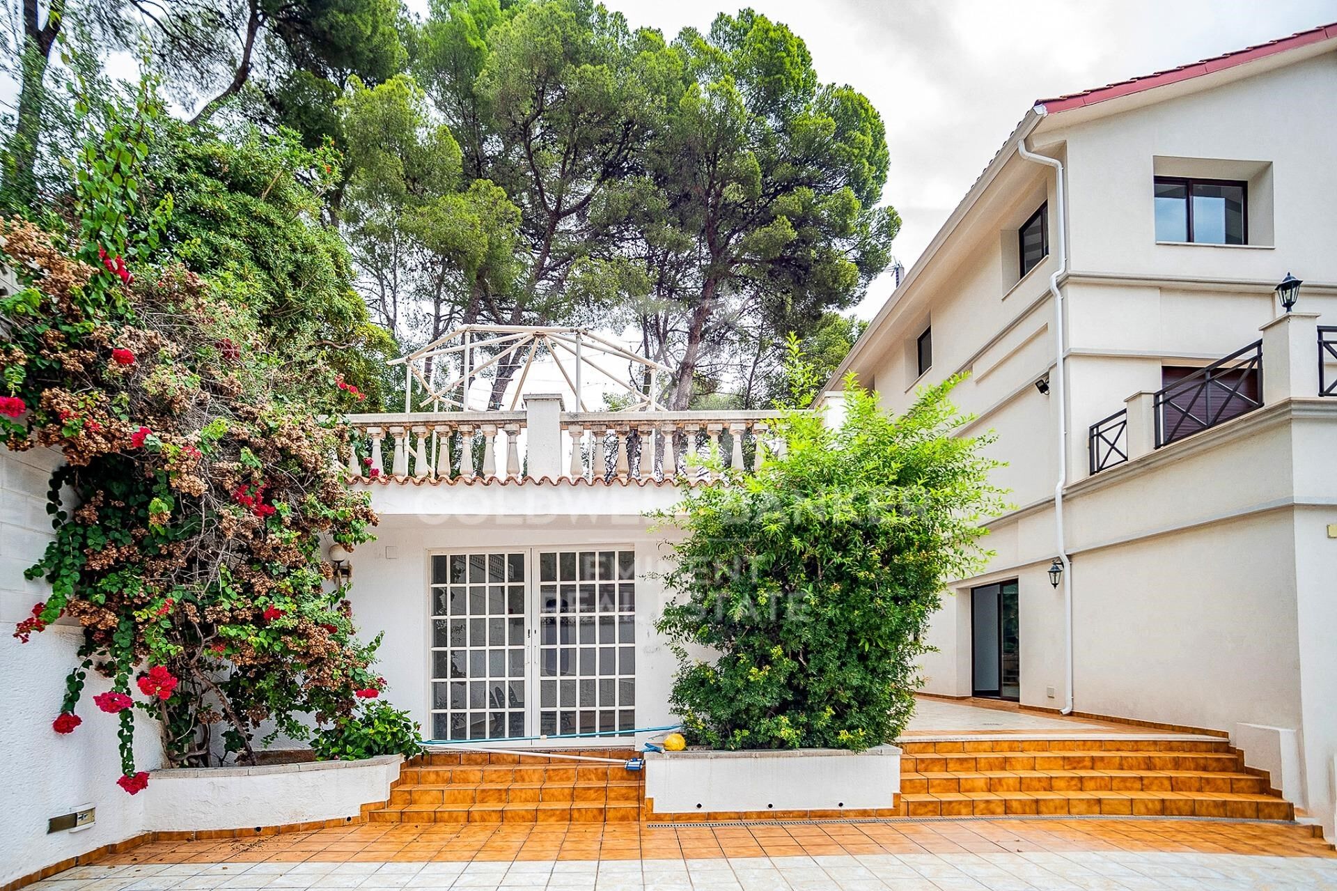 Chalet 9 Bedrooms Sale Castelldefels