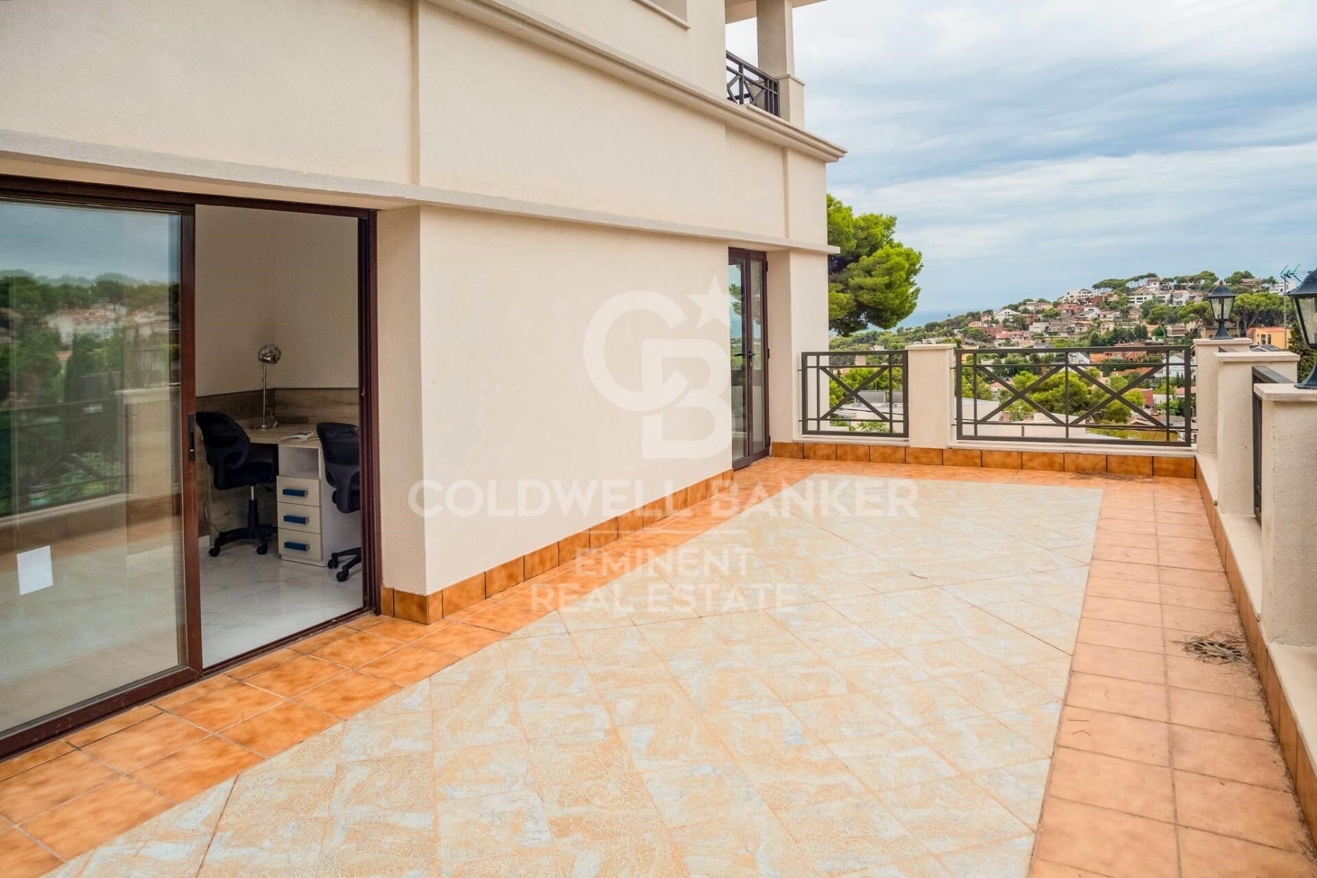Chalet 9 Bedrooms Sale Castelldefels