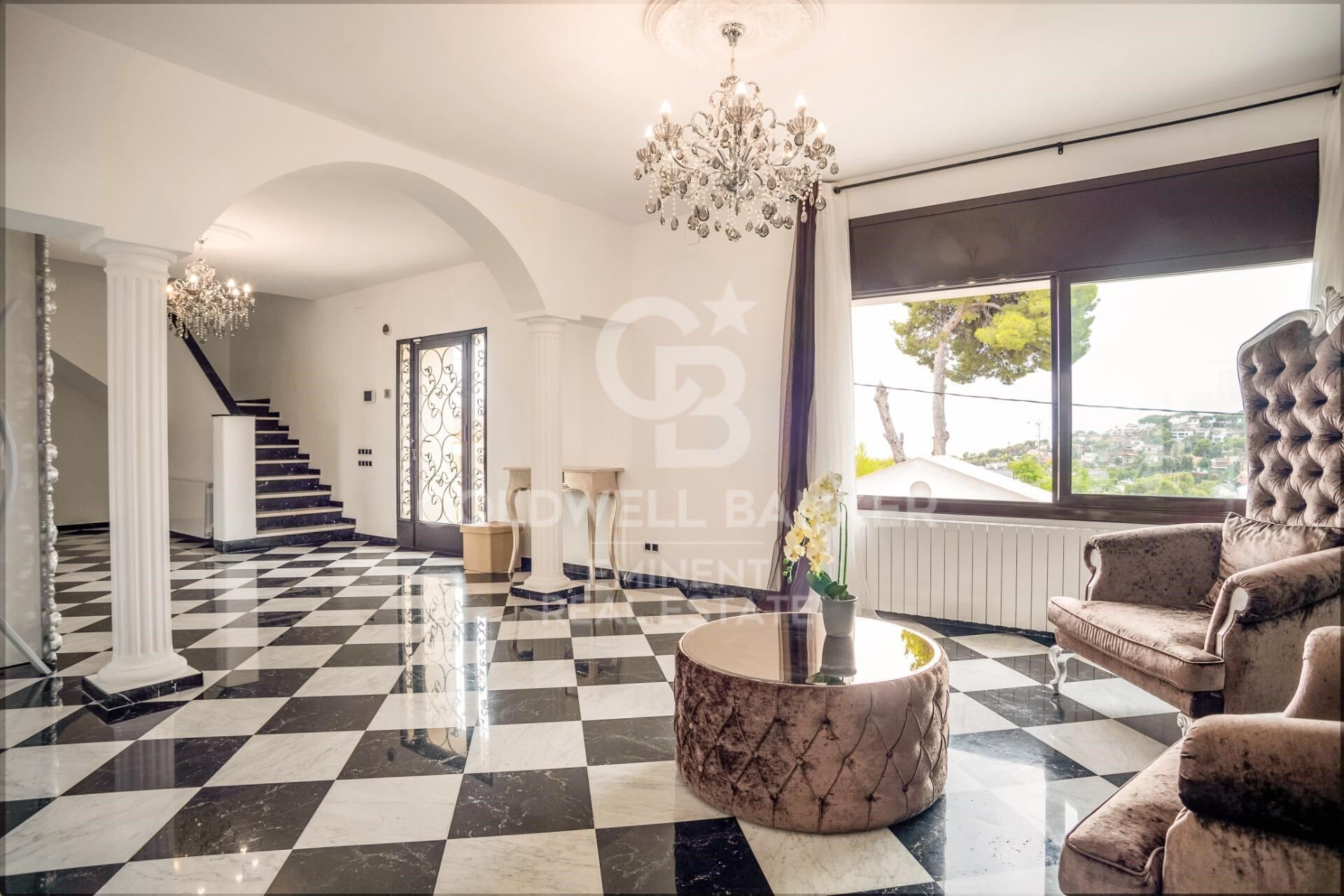 Chalet 9 Bedrooms Sale Castelldefels