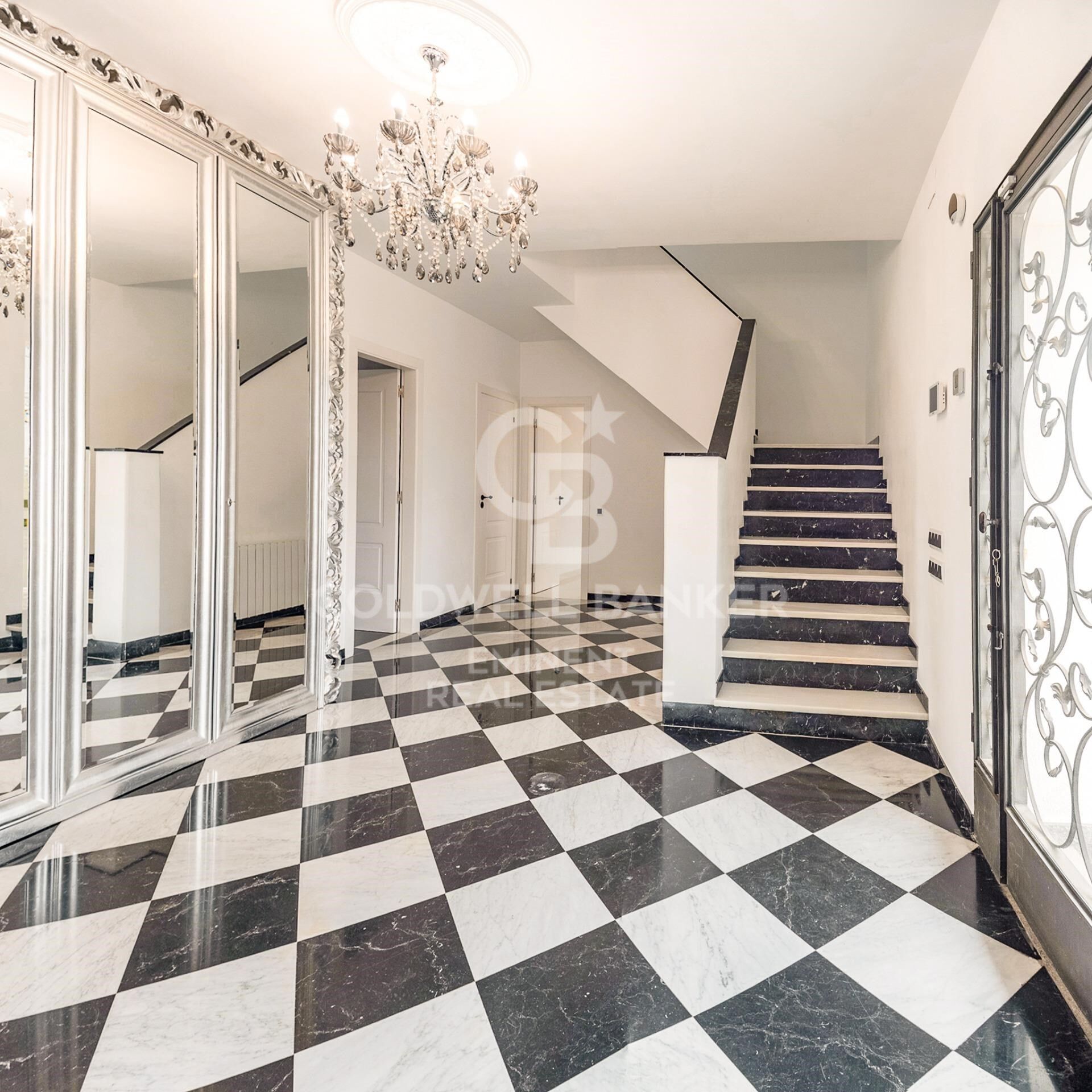 Chalet 9 Bedrooms Sale Castelldefels
