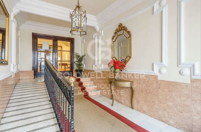 Wunderschöne zu renovierende Wohnung in Goya, Madrid