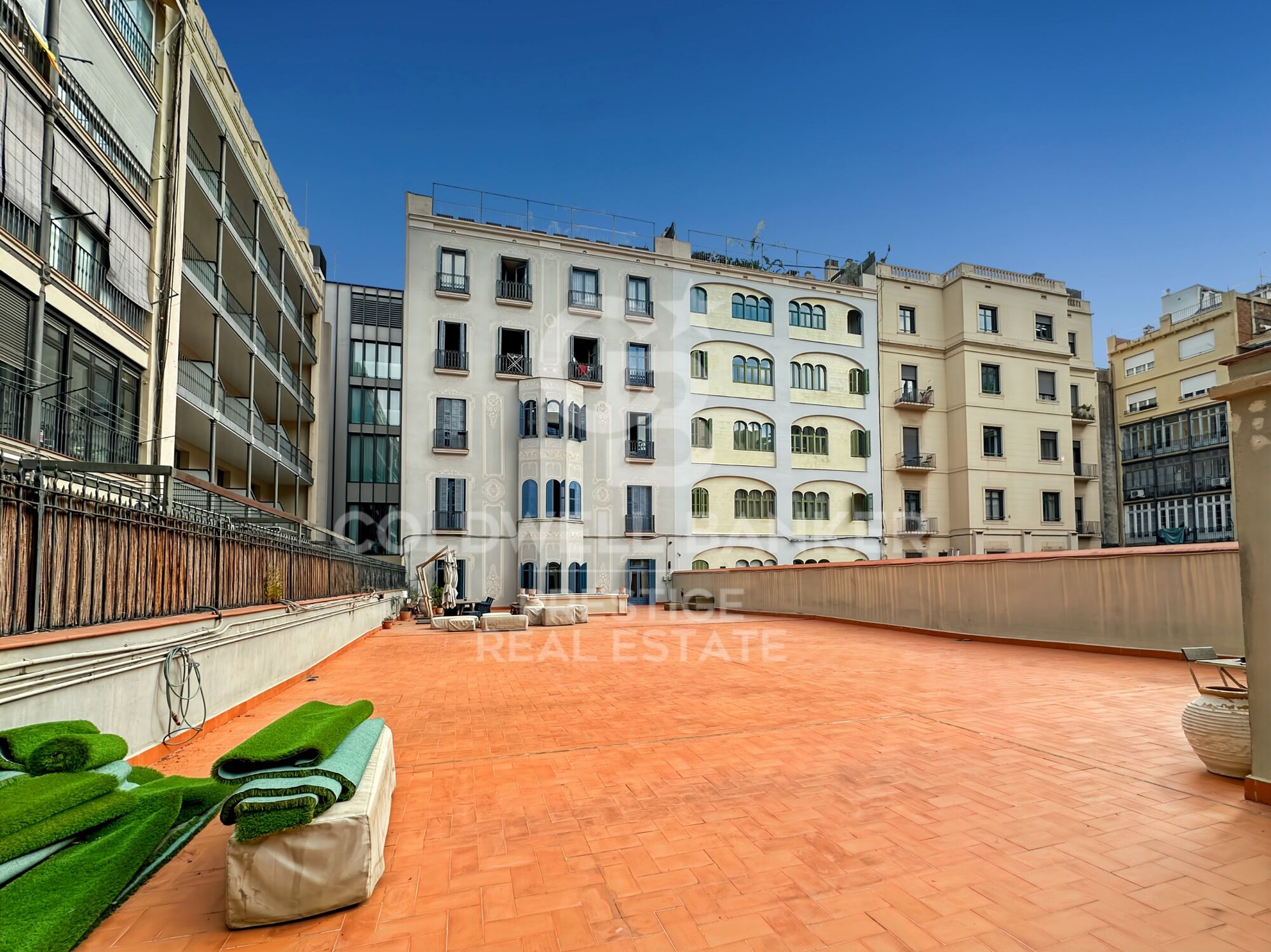 Exklusive Wohnung mit spektakulärer 374 m² Terrasse im Herzen des rechten Eixample-Viertels, Barcelona