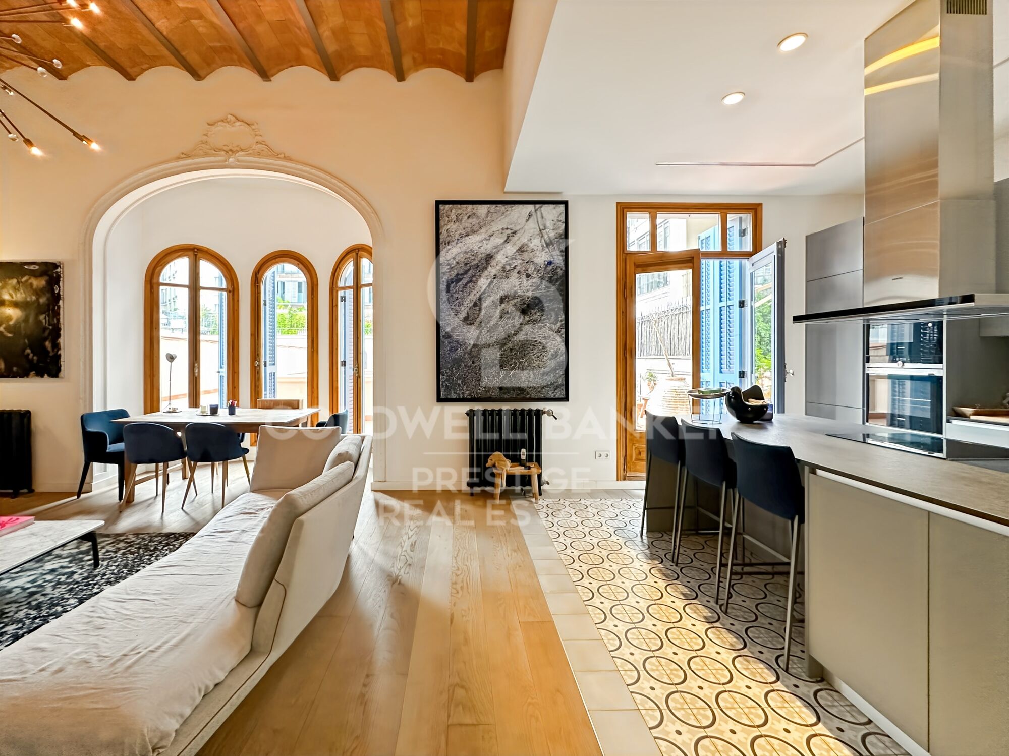 Exclusive flat with large terrace in the heart of Eixample, Barcelona
