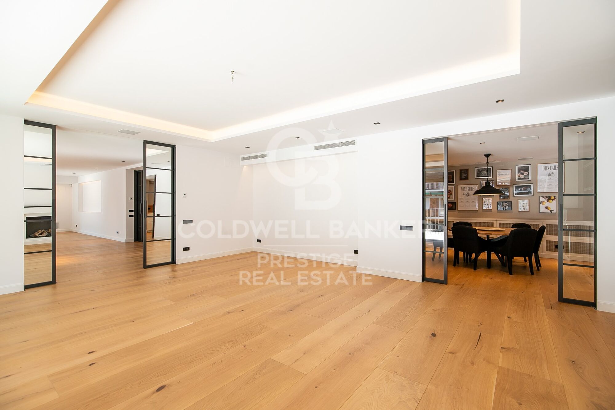 Impressive luxury apartment in the Turó Park area.