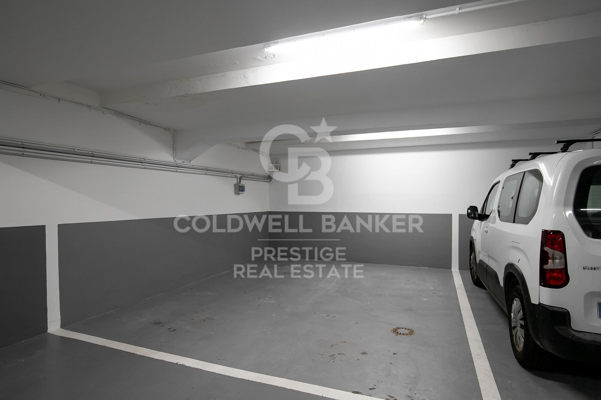 Impressive luxury apartment in the Turó Park area.