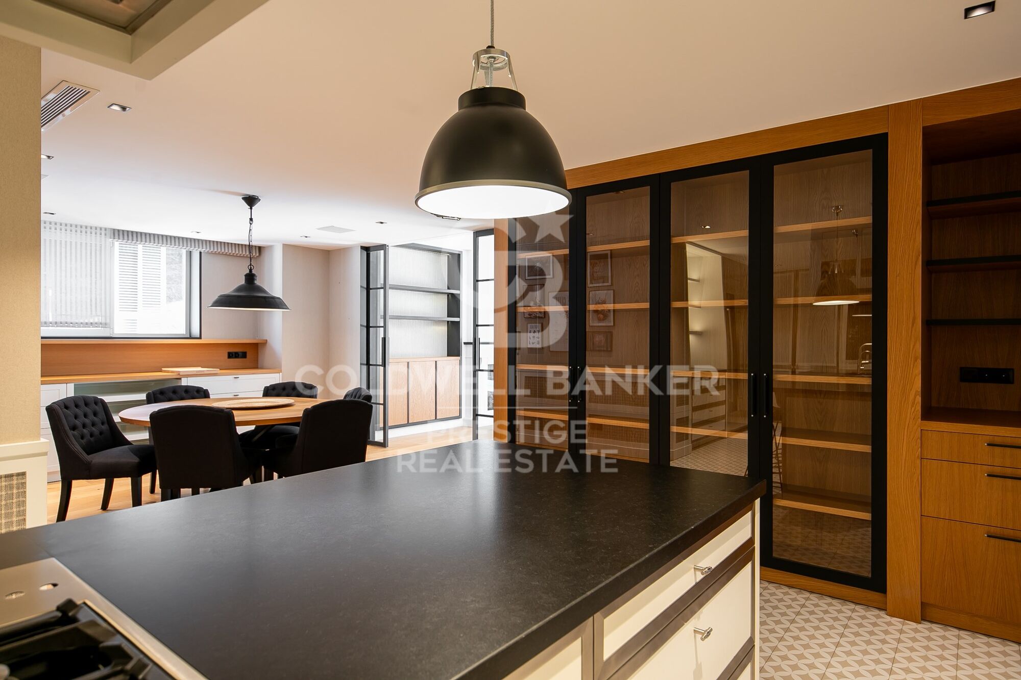 Impressive luxury apartment in the Turó Park area.