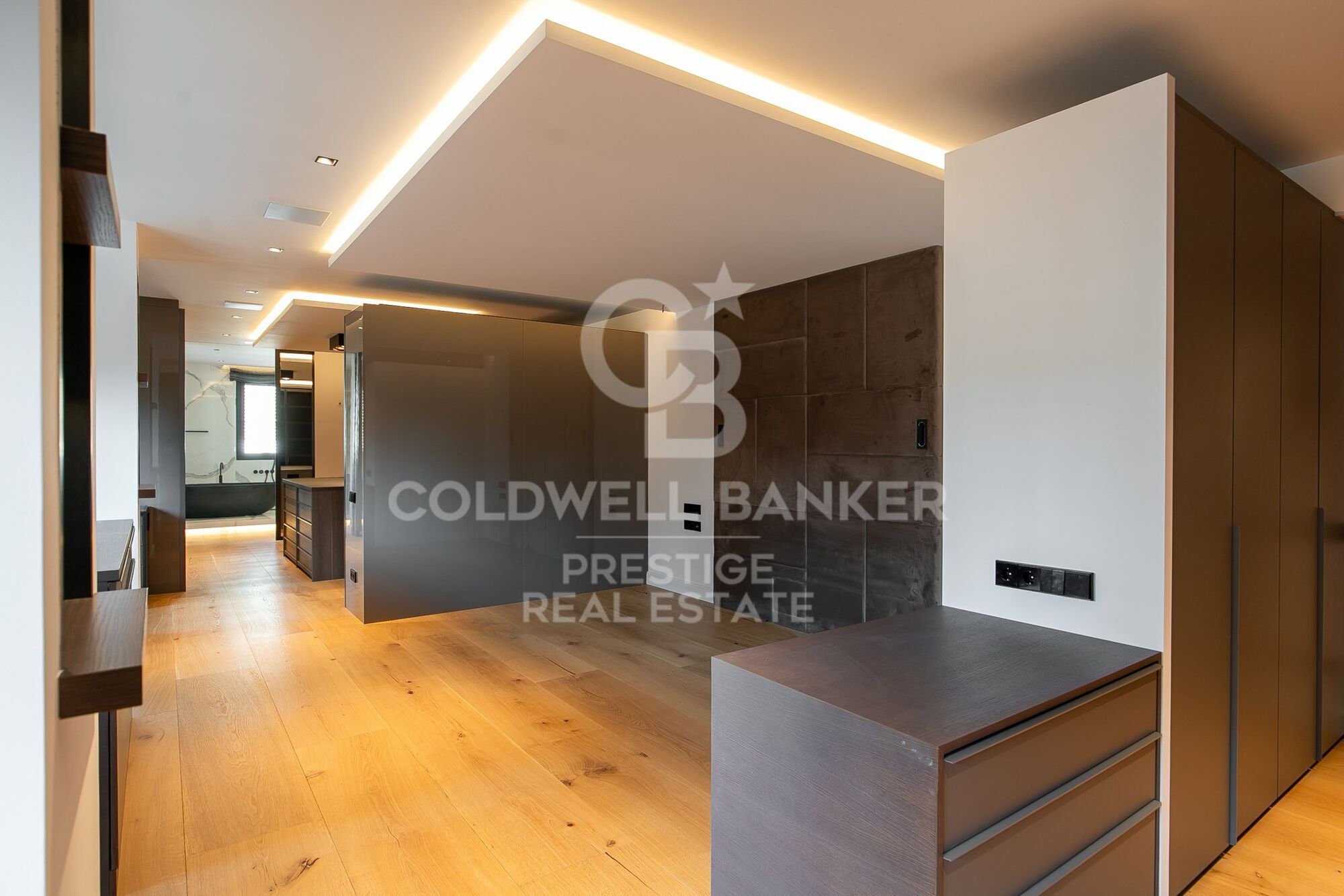 Impressive luxury apartment in the Turó Park area.