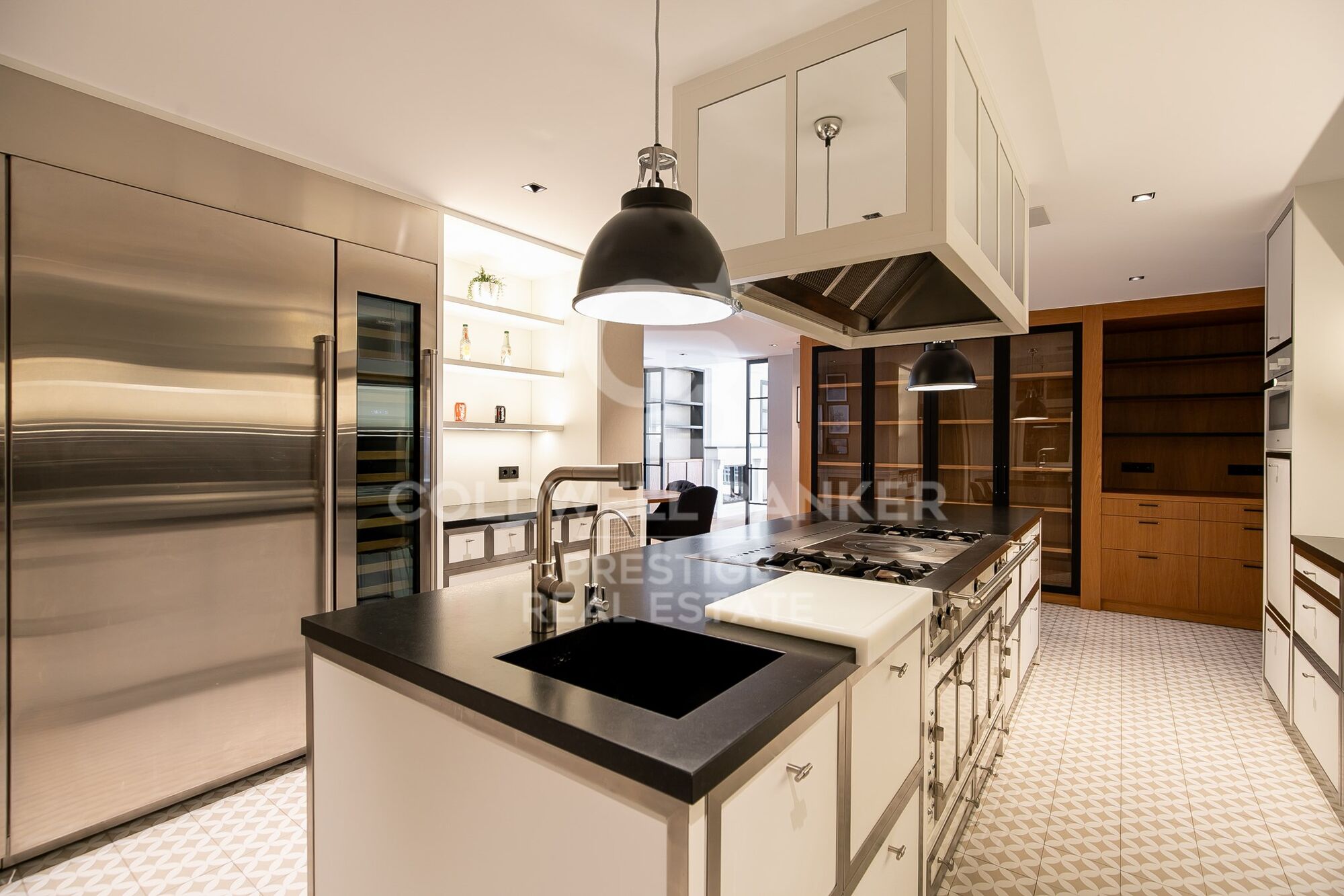 Impressive luxury apartment in the Turó Park area.