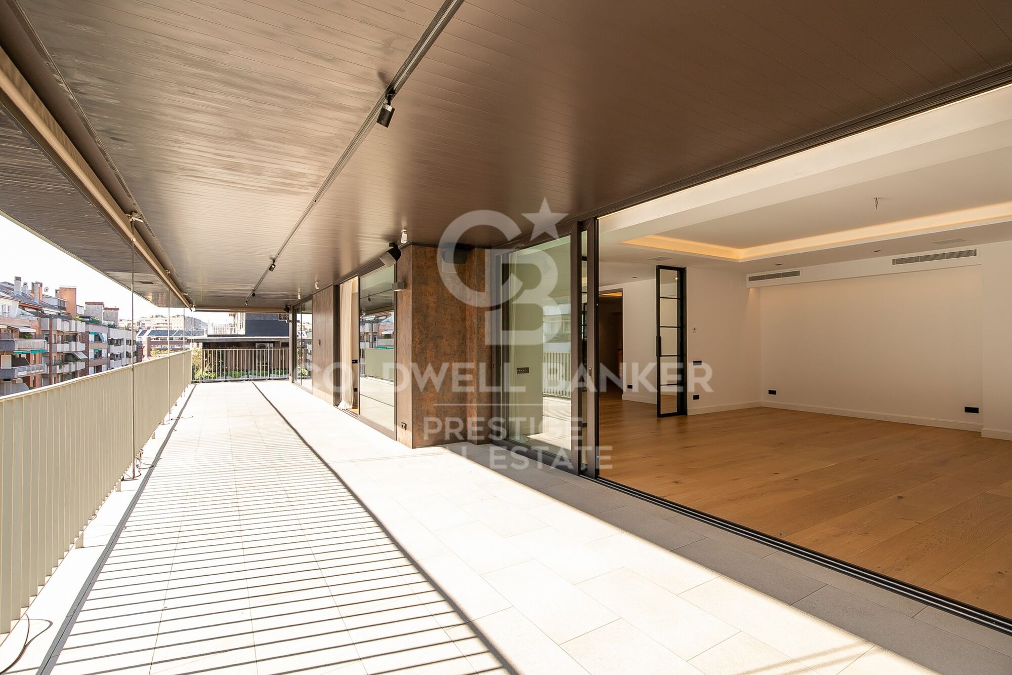 Impressive luxury apartment in the Turó Park area.