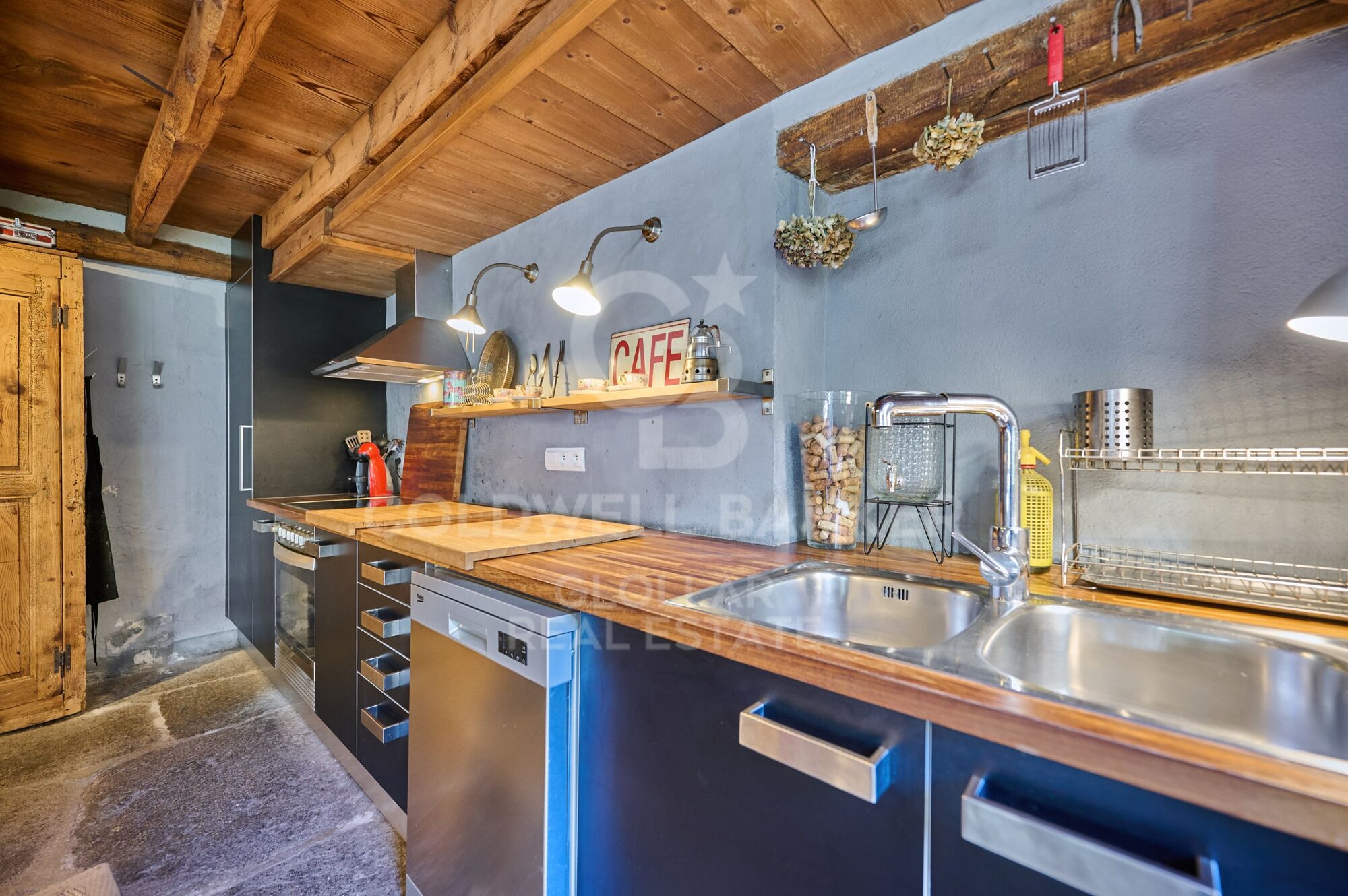 Village house Sale Ur