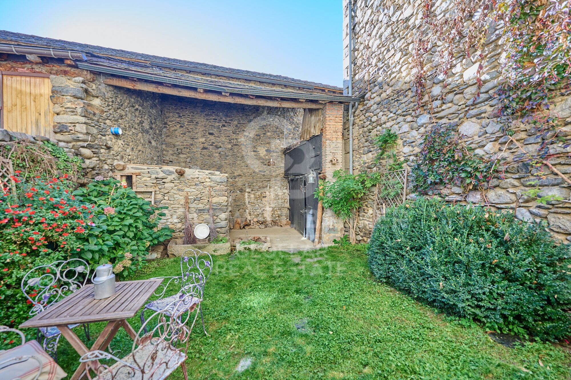 Village house Sale Ur