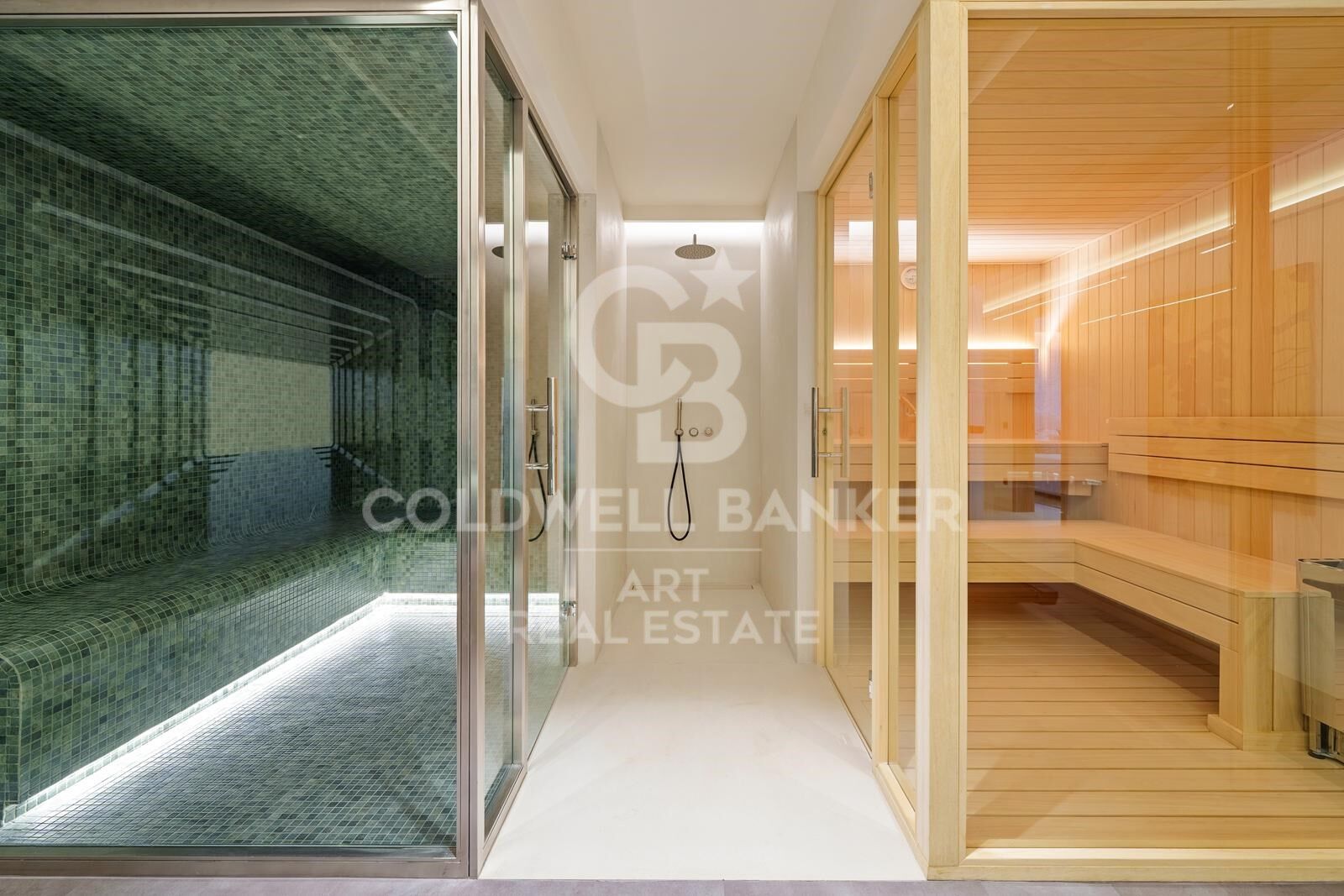 Contemporary coastal retreat with luxurious design and amenities, San Pedro de Alcántara, Marbella