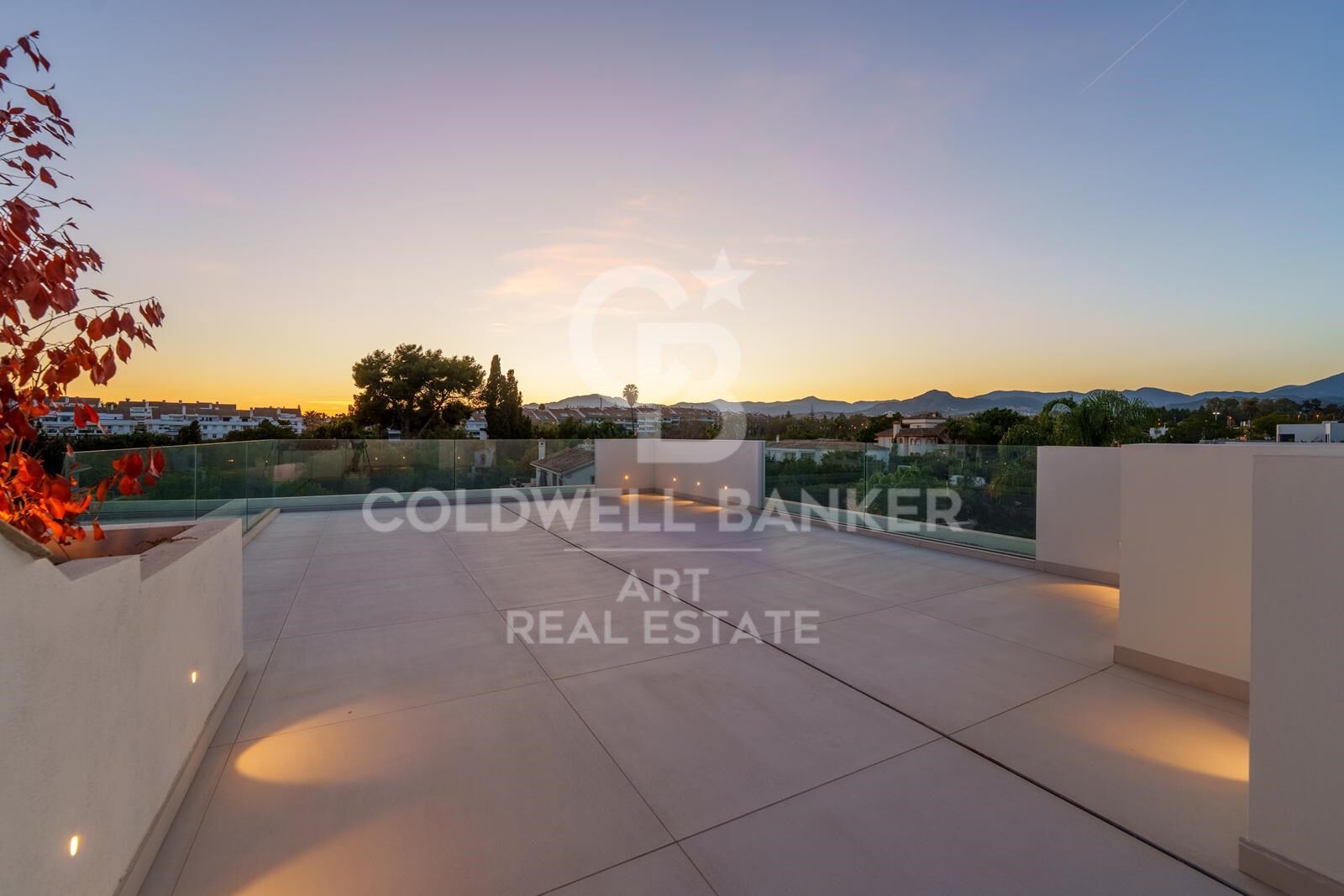 Zeitgenössischer Rückzugsort an der Küste mit luxuriösem Design und Annehmlichkeiten, San Pedro de Alcántara, Marbella