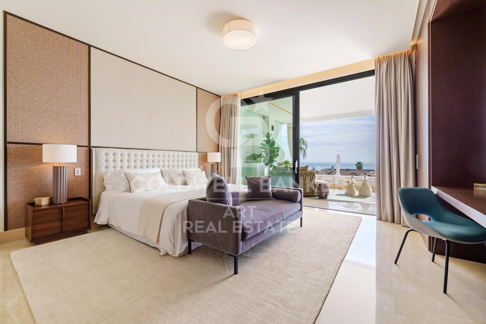 Dúplex elegante en planta baja con vistas panorámicas al mar, Marbella
