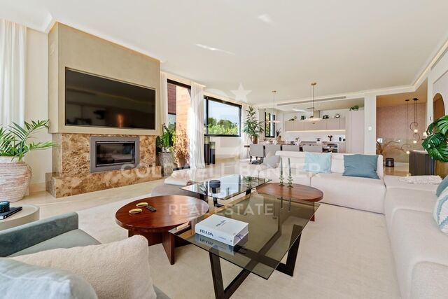 Elegantes Erdgeschoss-Duplex mit Panoramablick auf das Meer, Marbella