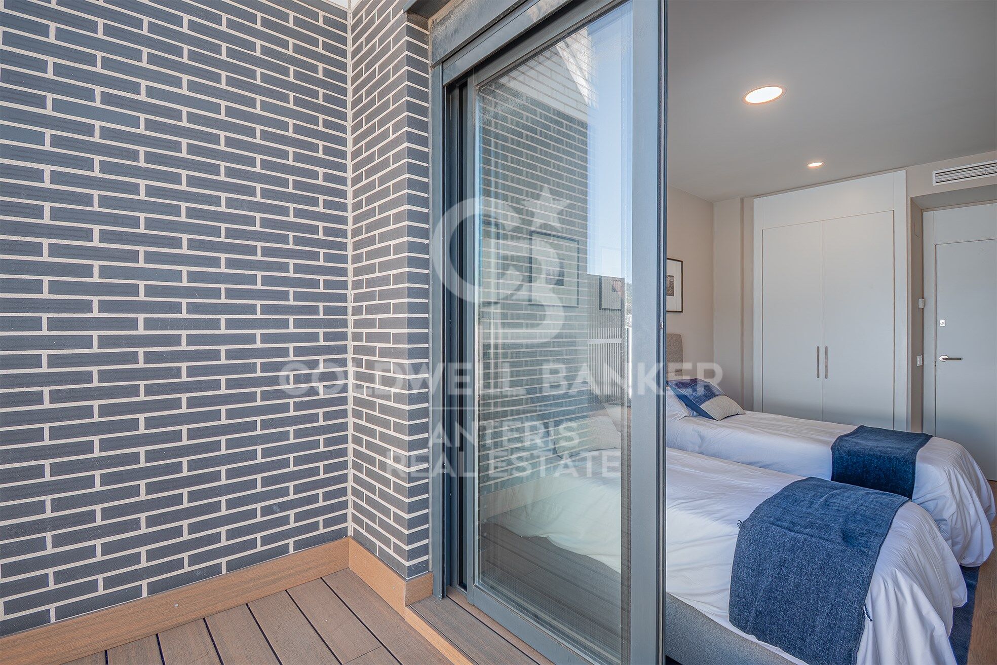 New development penthouse with parking, storage room, and communal swimming pool