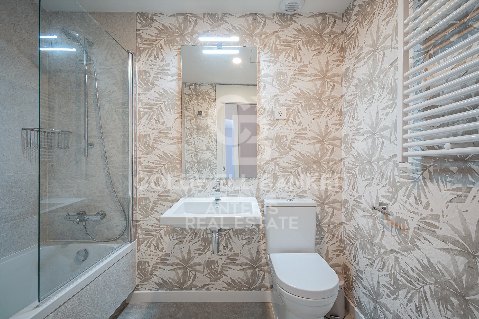 New development penthouse with parking, storage room, and communal swimming pool