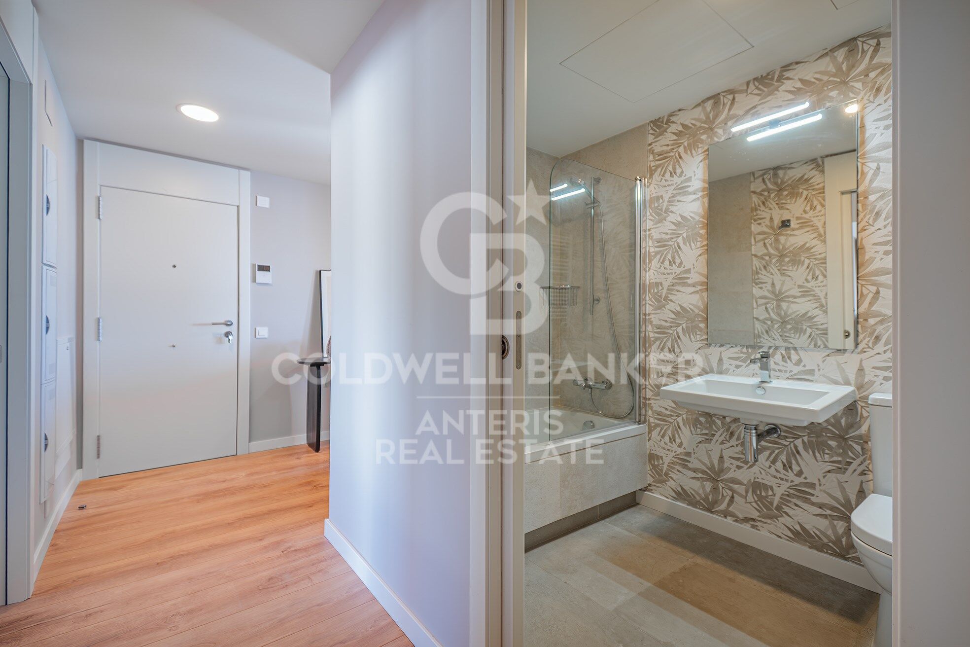 New development penthouse with parking, storage room, and communal swimming pool