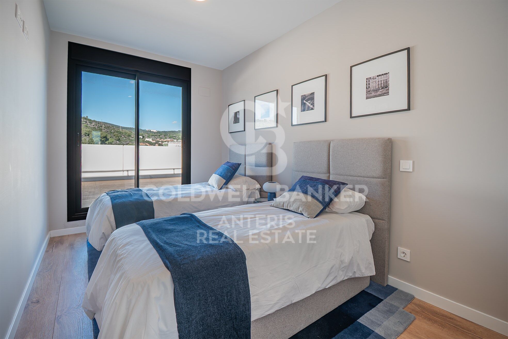 New development penthouse with parking, storage room, and communal swimming pool