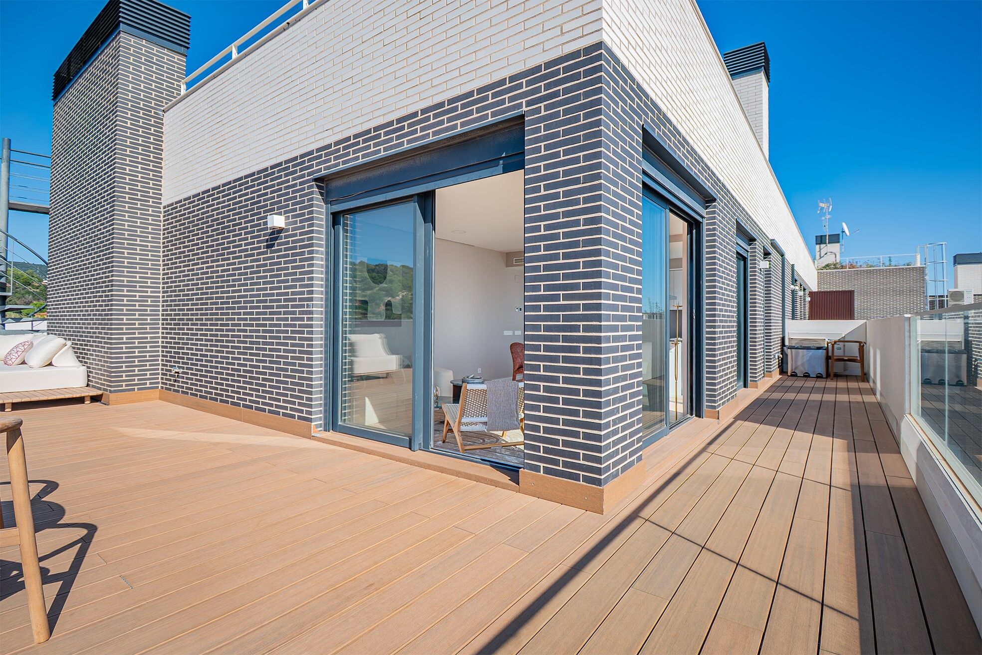 New development penthouse with parking, storage room, and communal swimming pool