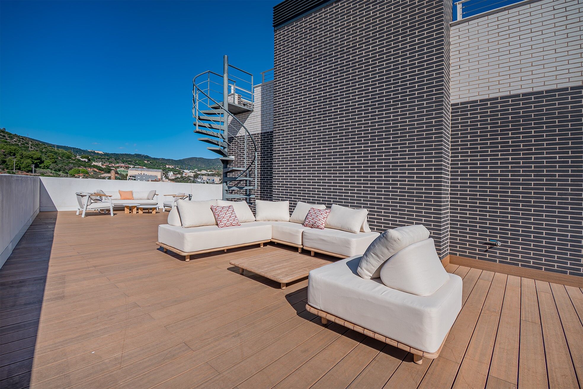New development penthouse with parking, storage room, and communal swimming pool