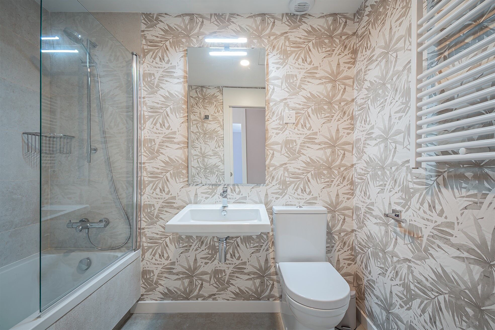 New development penthouse with parking, storage room, and communal swimming pool