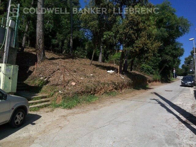 Wonderful land for sale in Mas Guimbau surrounded by the Collserola natural park