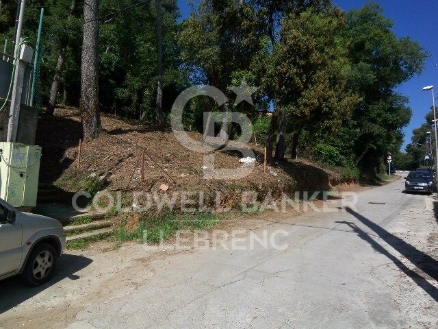Wonderful land for sale in Mas Guimbau surrounded by the Collserola natural park