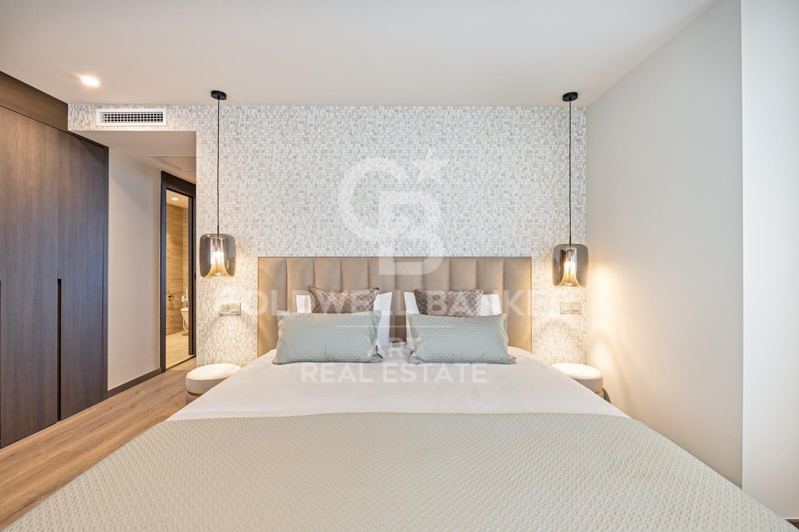 Élégante résidence surplombant le port de plaisance de Puerto Banús