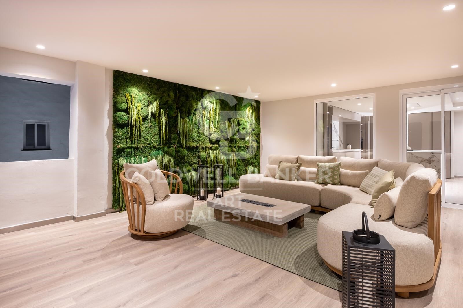 Elegante Residenz mit Blick auf den Yachthafen von Puerto Banús