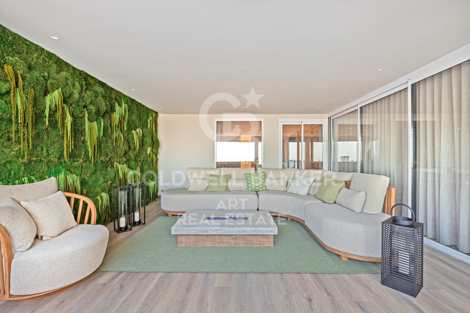 Elegante Residenz mit Blick auf den Yachthafen von Puerto Banús