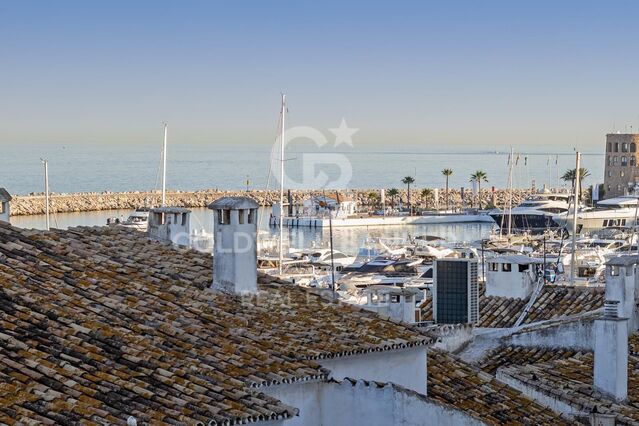 Elegante Residenz mit Blick auf den Yachthafen von Puerto Banús