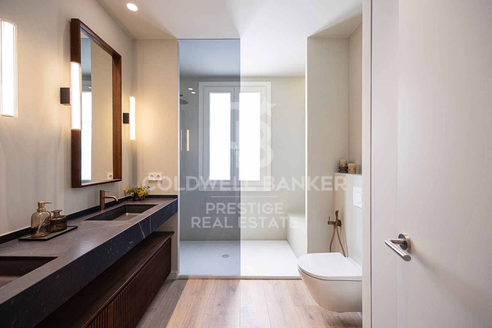 Appartement rénové avec terrasse à vendre dans le quartier de l'Eixample Derecho - Rue Pau Claris