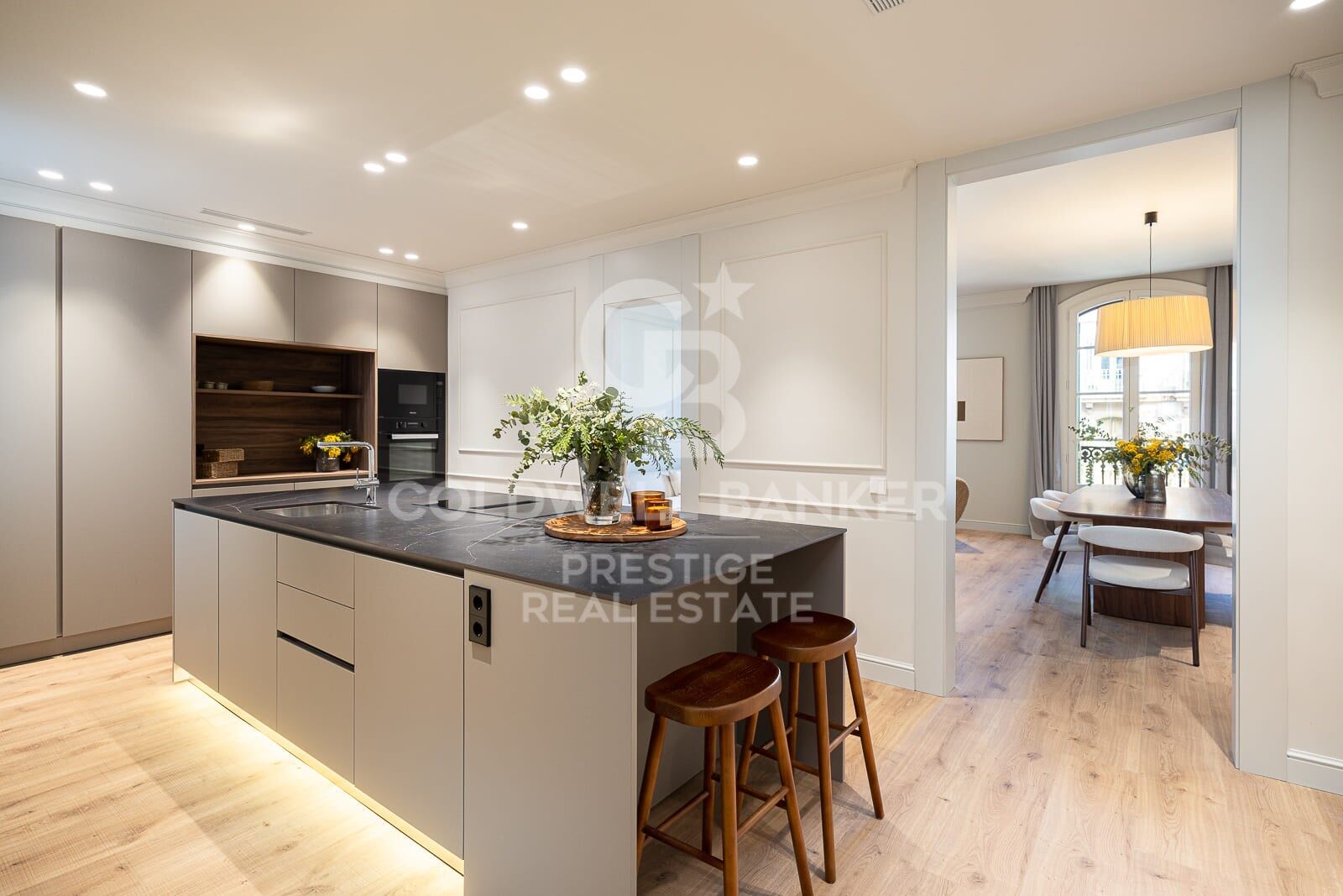Appartement rénové avec terrasse à vendre dans le quartier de l'Eixample Derecho - Rue Pau Claris