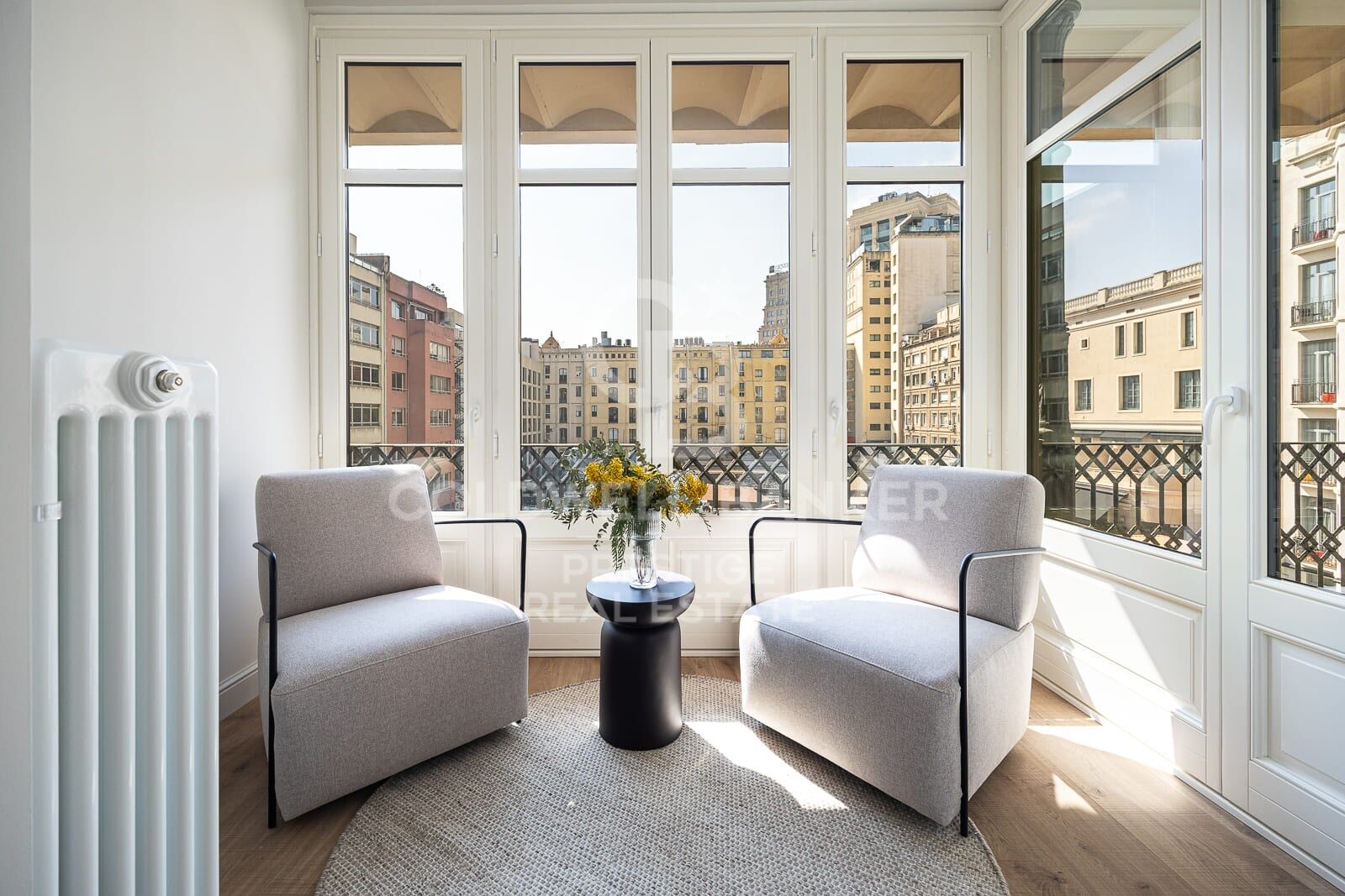 Appartement rénové avec terrasse à vendre dans le quartier de l'Eixample Derecho - Rue Pau Claris