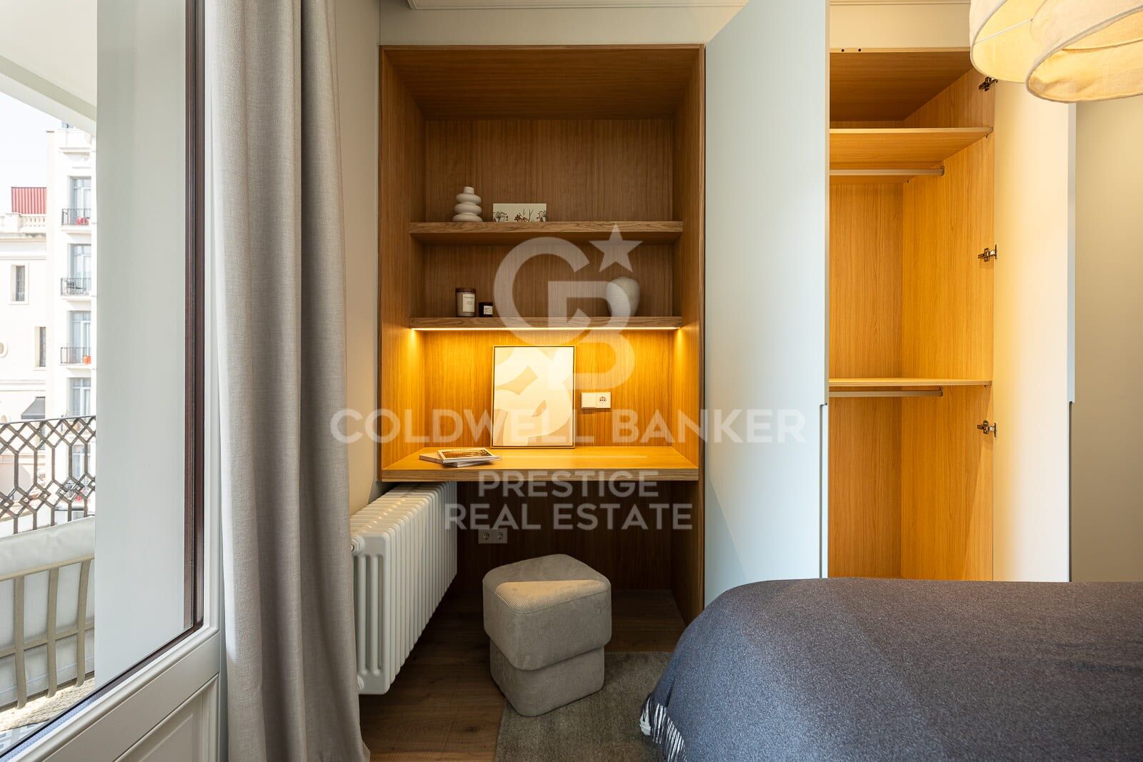 Renovated Apartment with terrace for Sale in Eixample Derecho - Pau Claris Street
