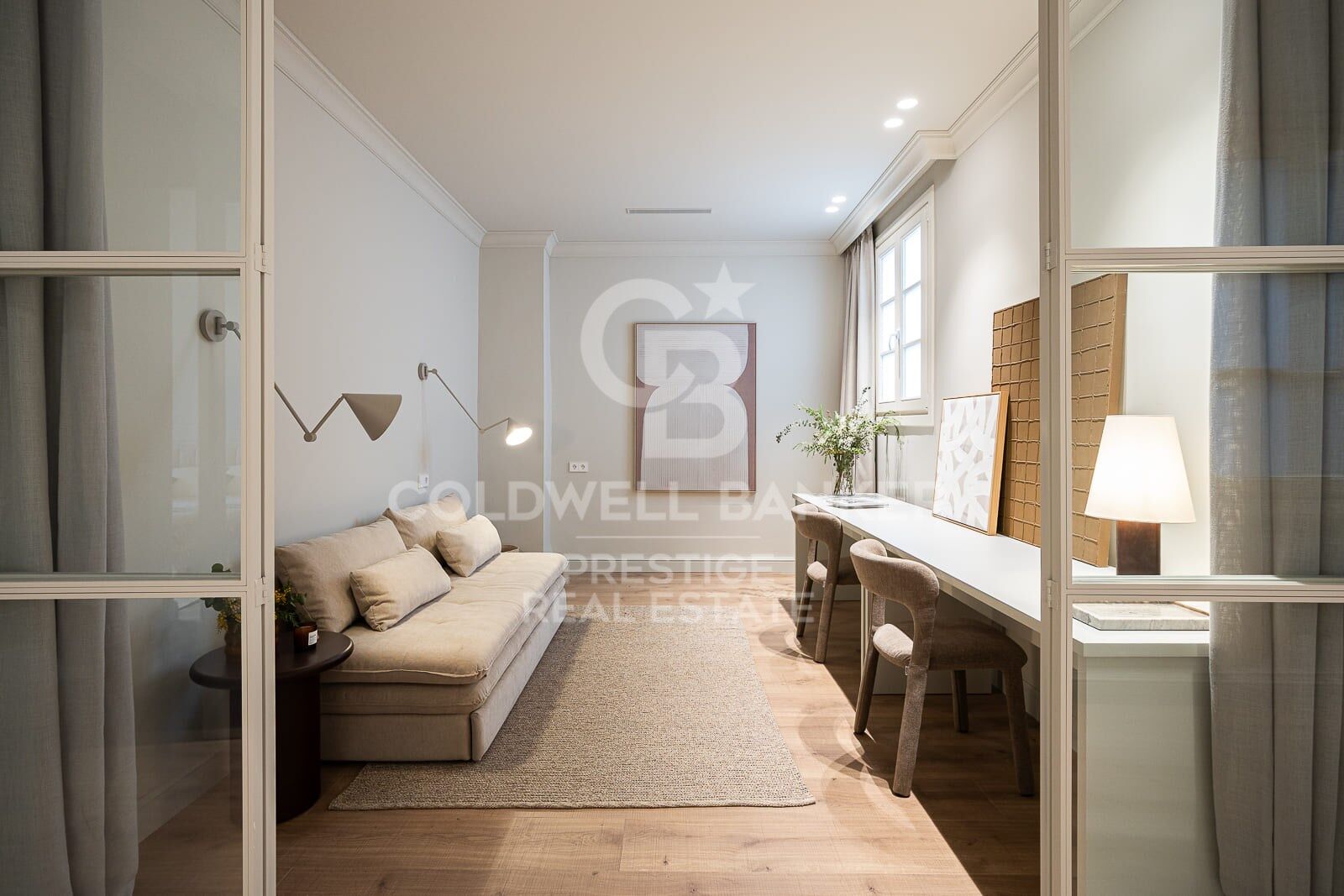 Piso reformado con terraza en venta el Eixample Derecho - Calle Pau Claris
