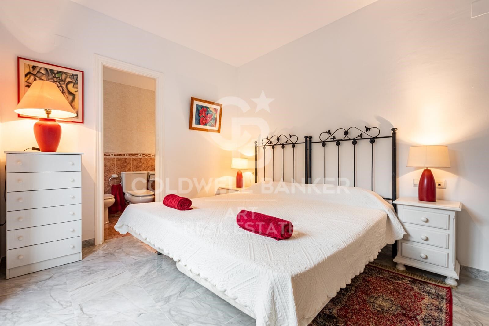 Elegant 2-Bedroom Apartment in Nueva Andalucía, Marbella