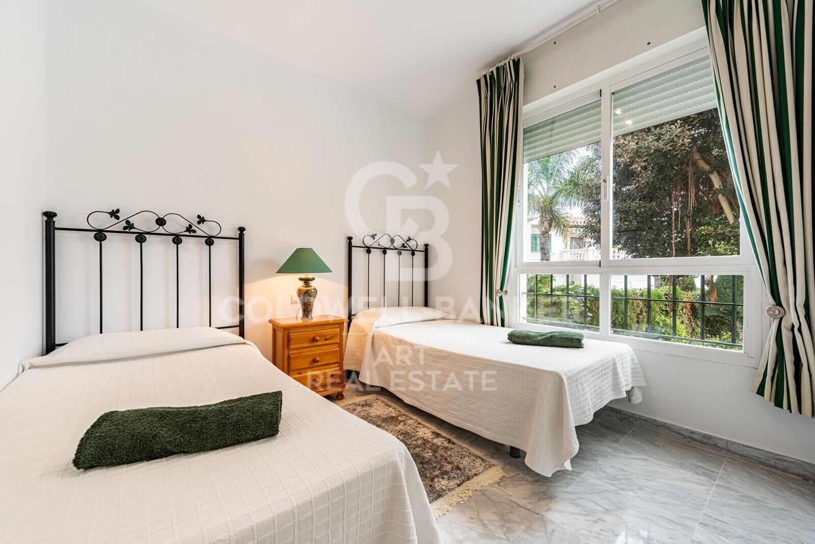 Elegant 2-Bedroom Apartment in Nueva Andalucía, Marbella