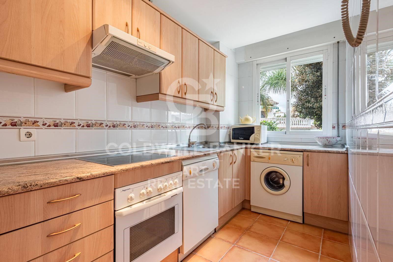 Elegant 2-Bedroom Apartment in Nueva Andalucía, Marbella