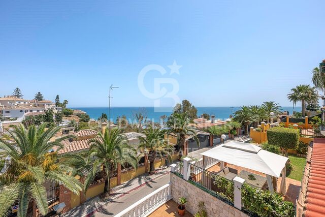 Sea-view semi-detached villa in Gibralfaro, Málaga